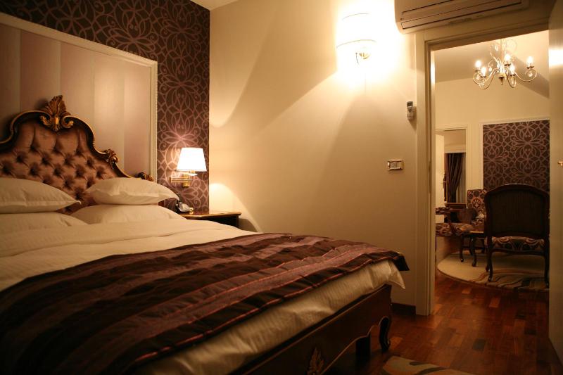 Two-Bedroom Apartment with Balcony image 3
