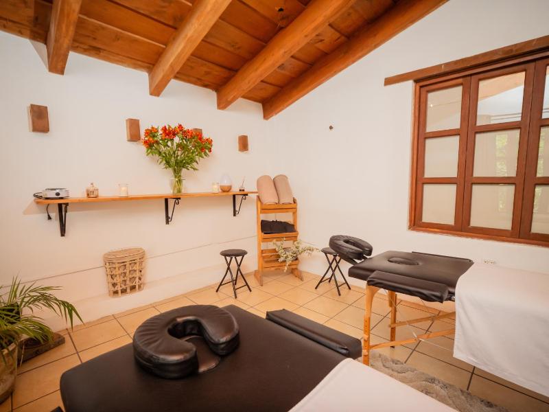 Hotel Cacique Real - image 9