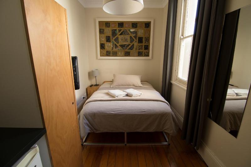Double Room with Shared Bathroom image 4