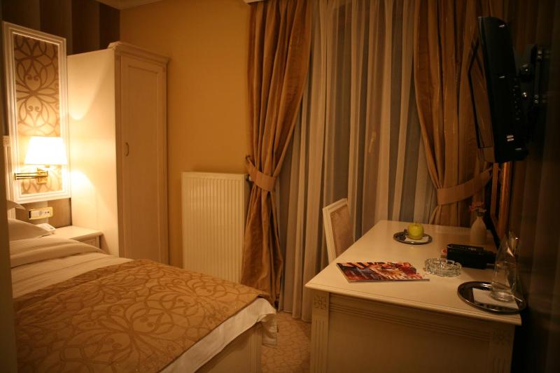 Single Room image 3