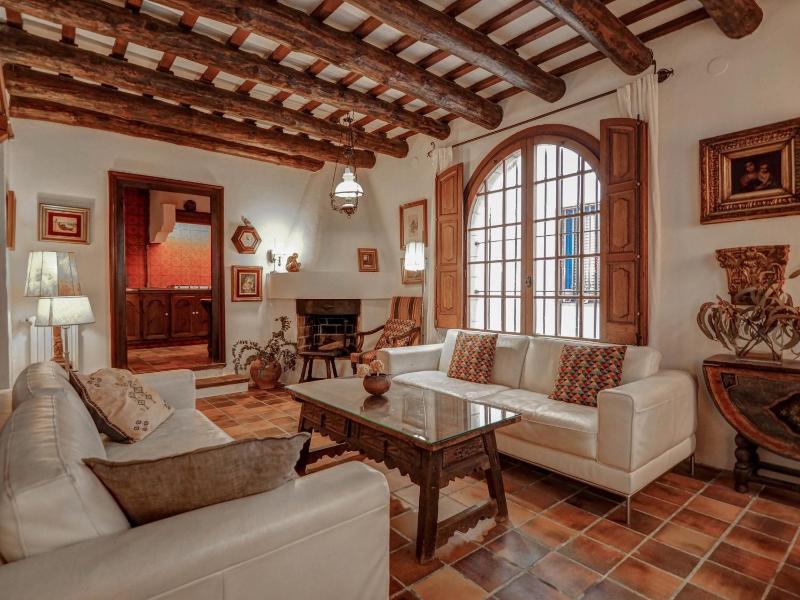 Beach Villa Aralinn by Hello Homes Sitges - image 12