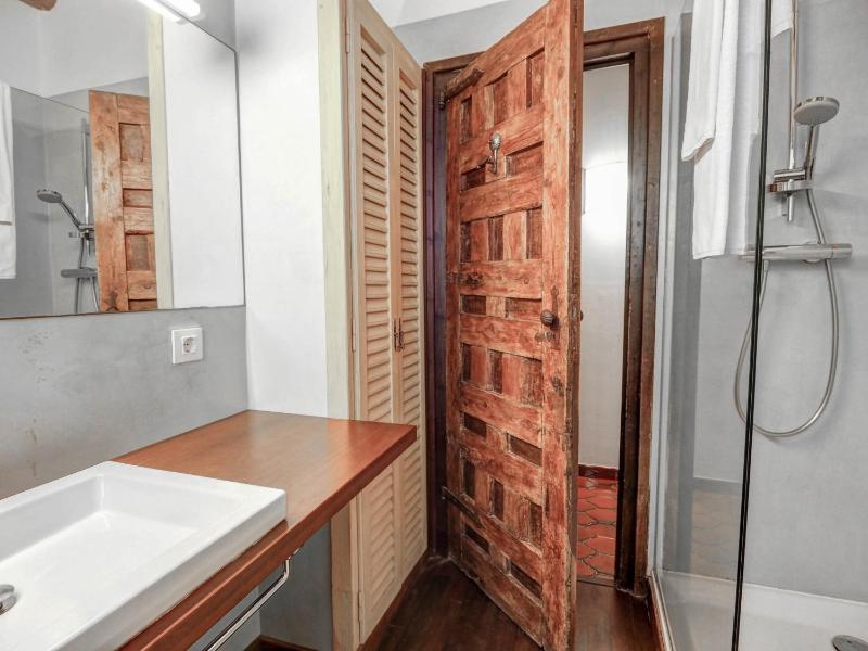 Beach Villa Aralinn by Hello Homes Sitges - image 29