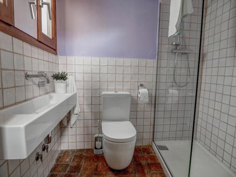 Beach Villa Aralinn by Hello Homes Sitges - image 11