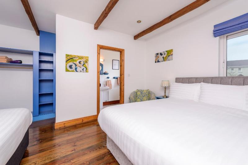 Double Room with Private Bathroom image 1