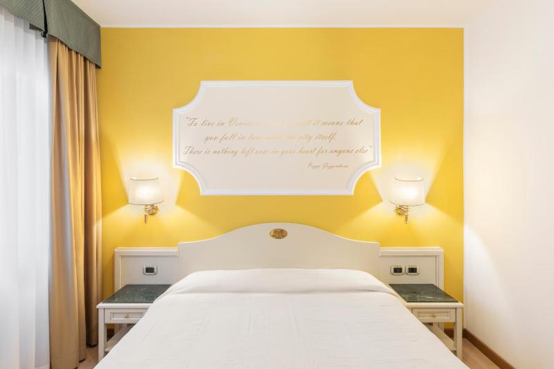 Superior Double Room image 1