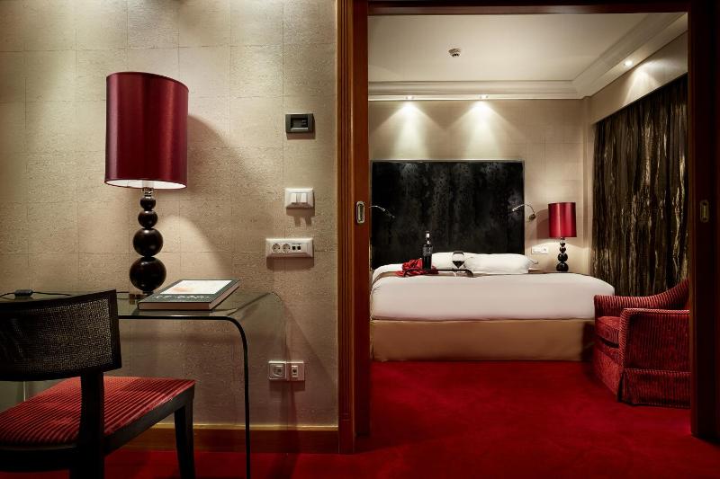 Executive Park Suite image 2