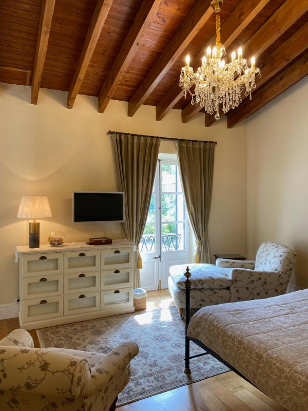 Junior Suite with Mountain View image 4