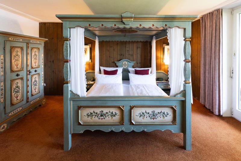 Double Room with Lake View image 2