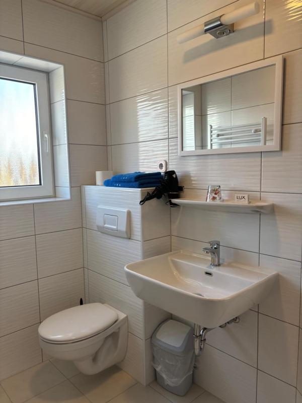 Single Room image 3