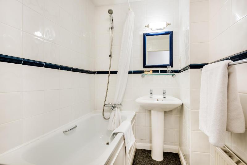 Standard Double Room image 3
