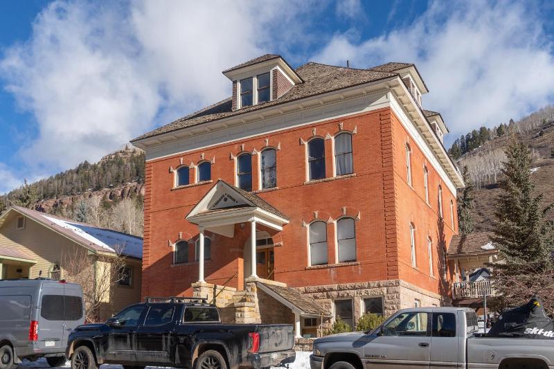 Ajax Loft apts - image 9