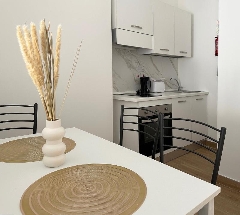 Miami Apartments - image 13
