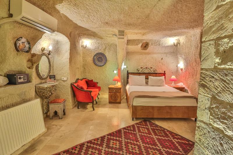 Deluxe Room image 2