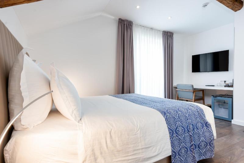 Economy Double Room image 2