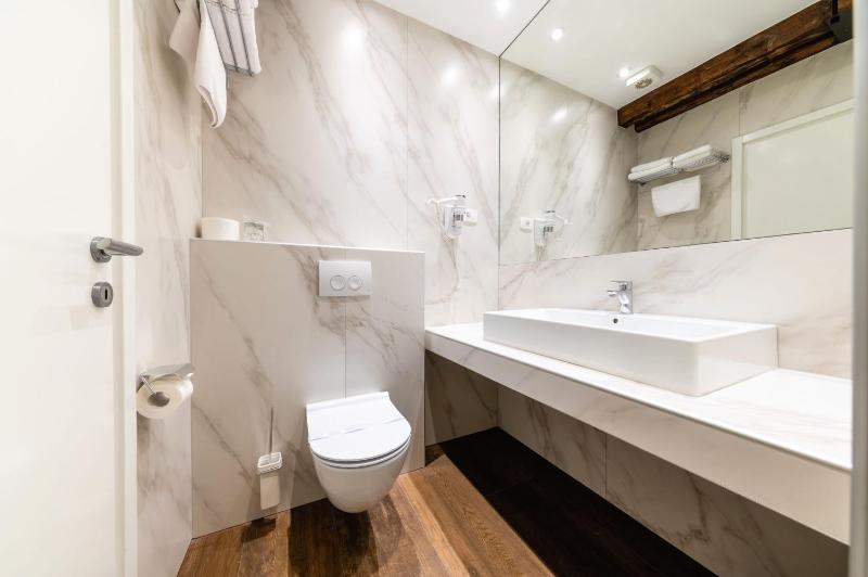 Superior Double Room image 4