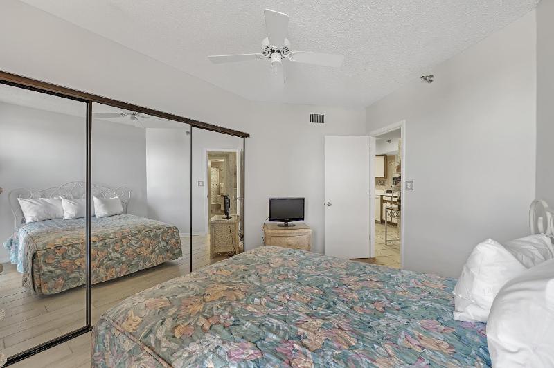 Bluewater Unit 1004 - image 15