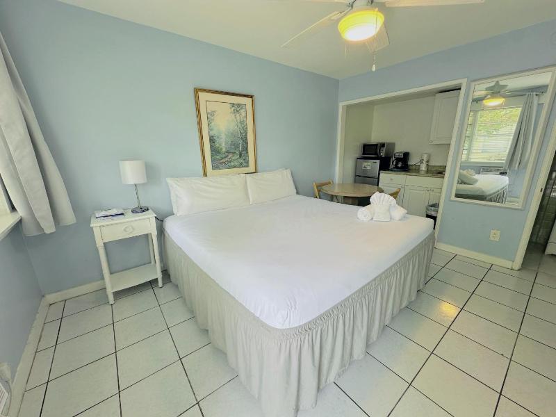 St Maurice Beach Inn - image 4