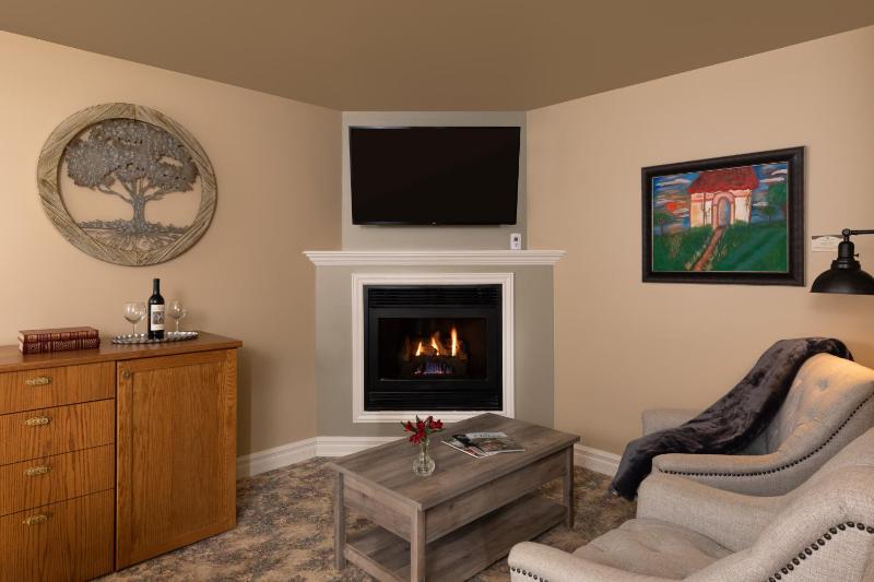 Standard Queen Room image 3