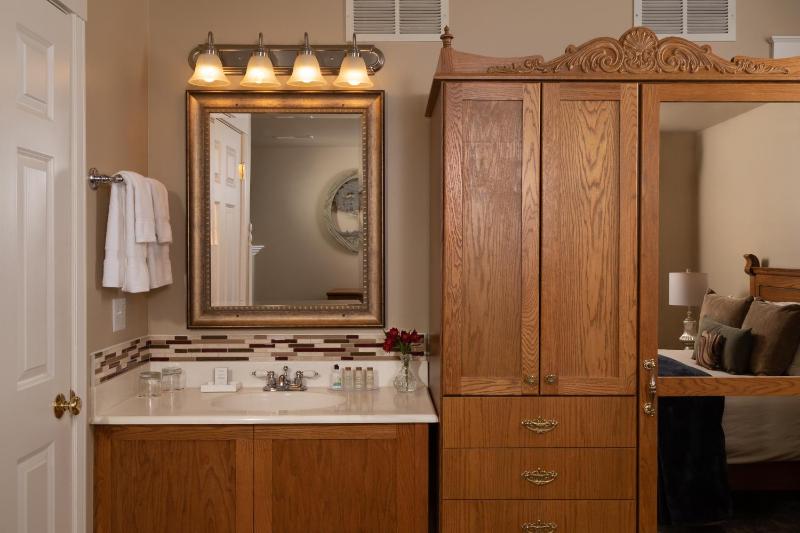Standard Queen Room image 2