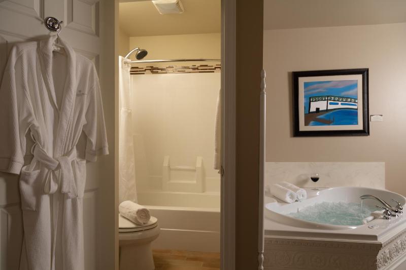 Deluxe Double Room image 2