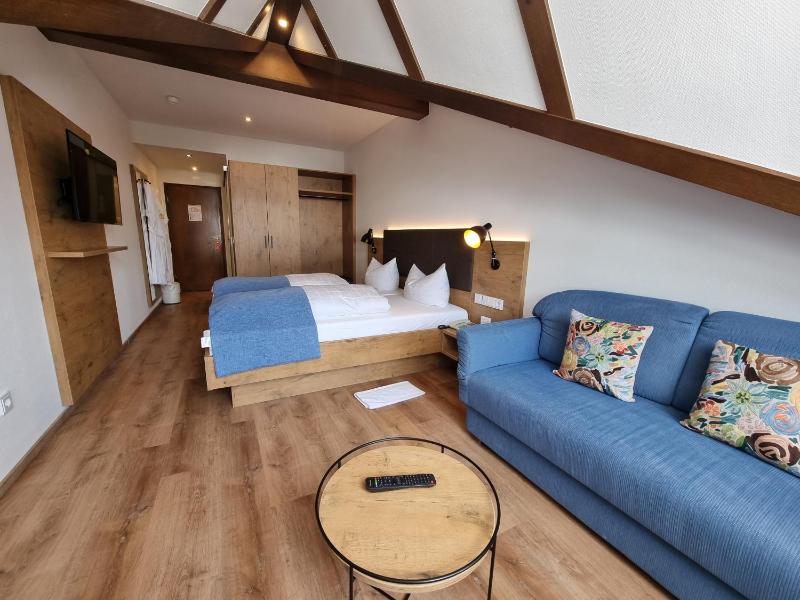 Double Room image 2