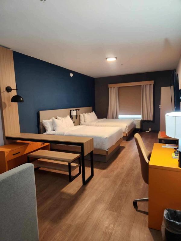 One Room Suite with Two Queen Beds and Sofa bed - Disability Access/Non Smoking image 2