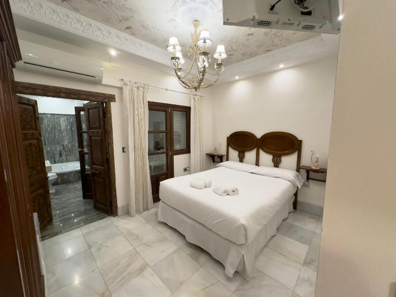 Suite Comares - image 5