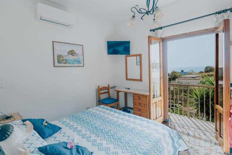 Double Room with Balcony image 1