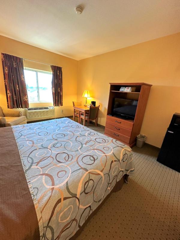 King Room - Non-Smoking image 3