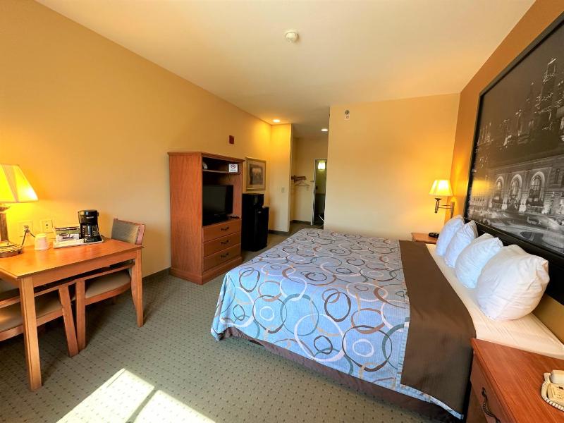 King Room - Non-Smoking image 2