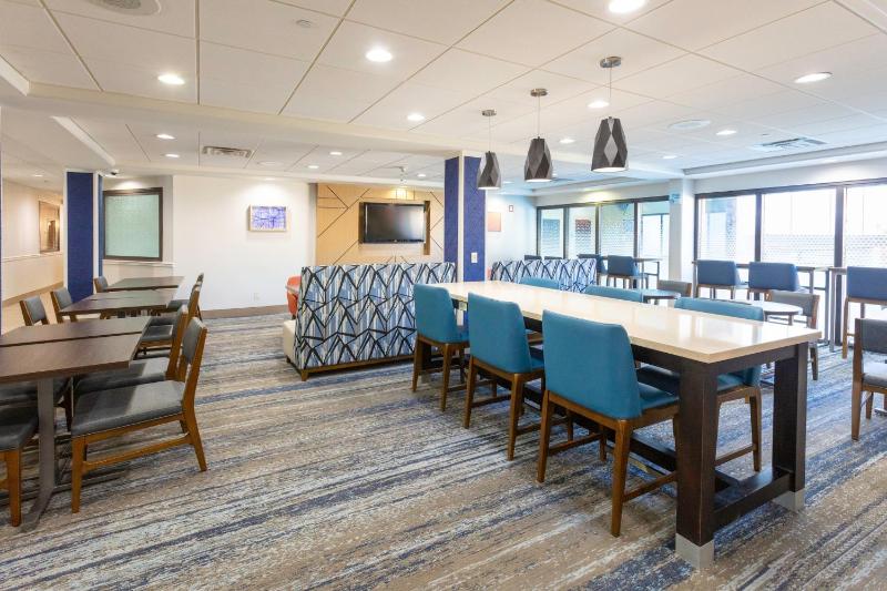 Holiday Inn Express & Suites Jacksonville Airport by IHG - image 32