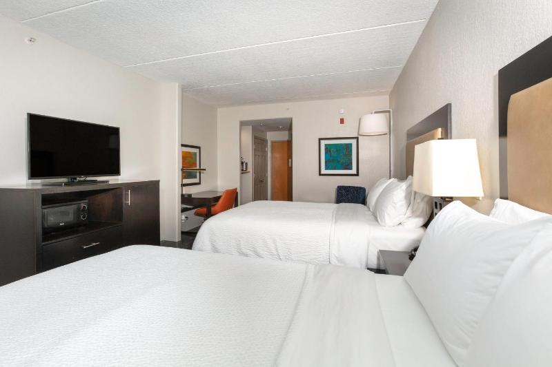 Standard Room with Two Queen Beds image 2