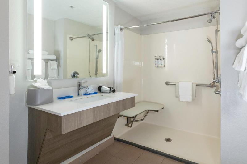 Holiday Inn Express & Suites Jacksonville Airport by IHG - image 39