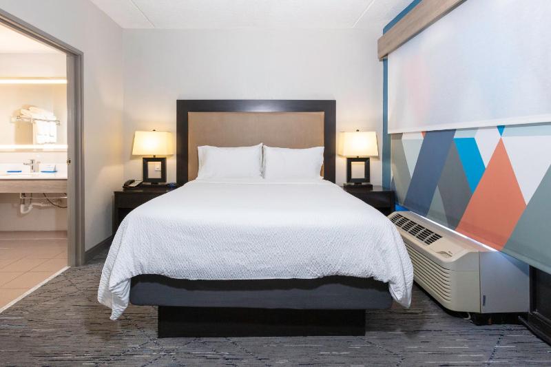 Holiday Inn Express & Suites Jacksonville Airport by IHG - image 7