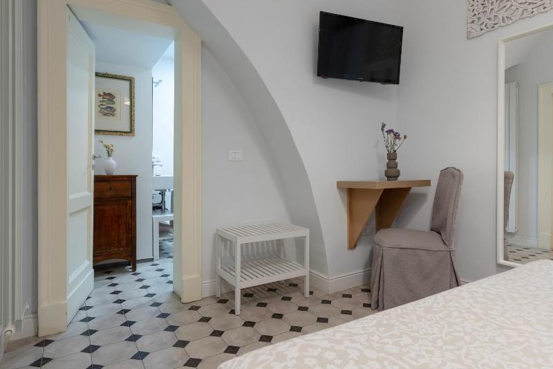 Double Room with Private Bathroom image 4