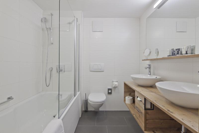 Charme Double Room image 4