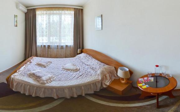 Standard Double Room image 3