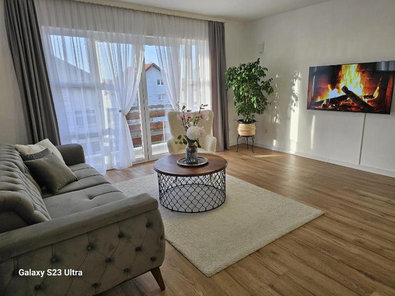 Apartment City View - image 5