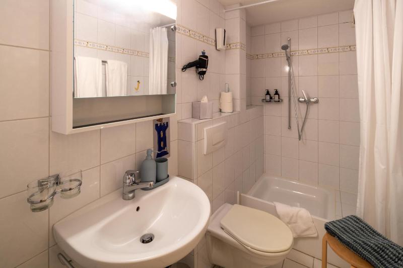 Standard Double Room image 4