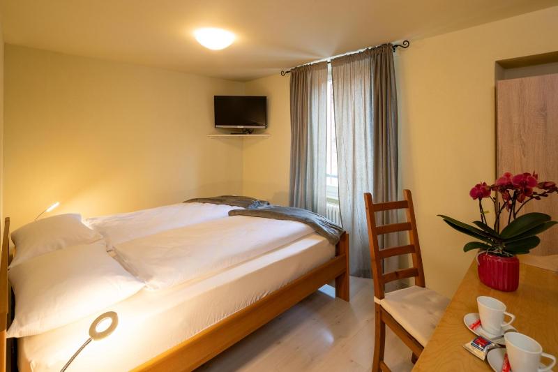 Standard Double Room image 2
