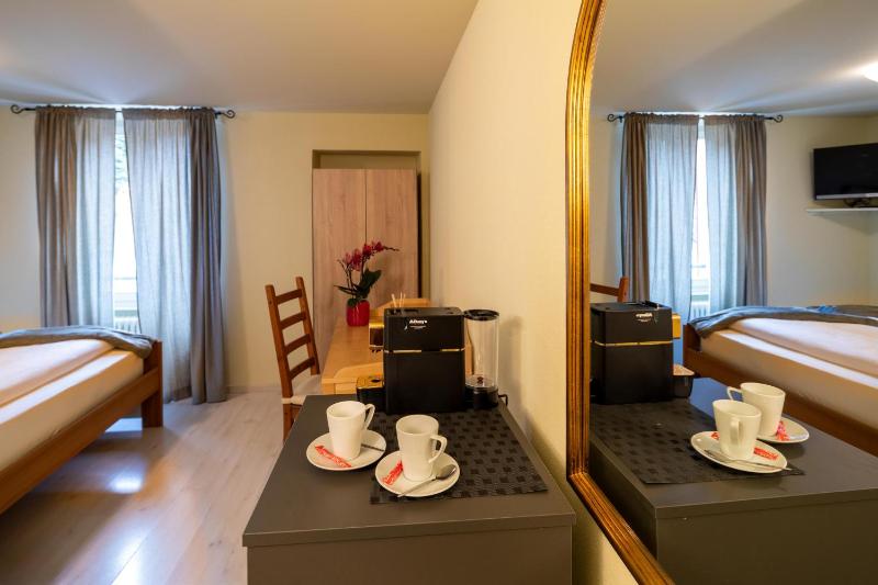 Standard Double Room image 3