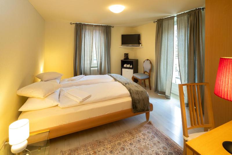Double Room with Private External Bathroom image 3