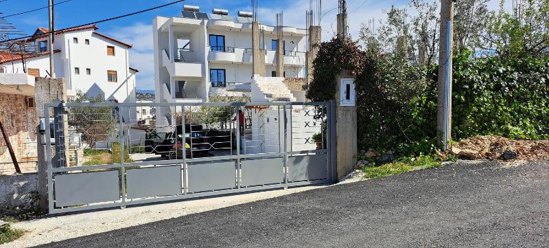 Guest House Bledar - image 4