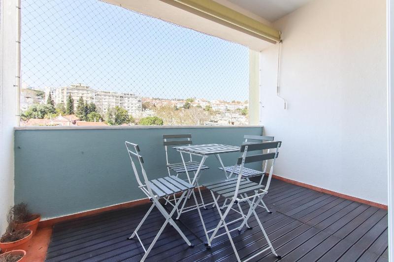 Olivais Balcony by Homing - image 14