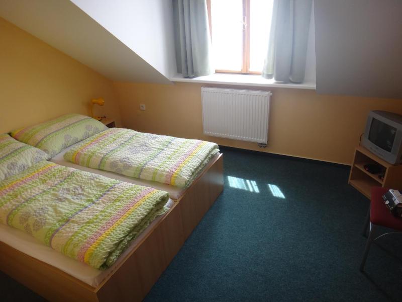 Double or Twin Room image 3