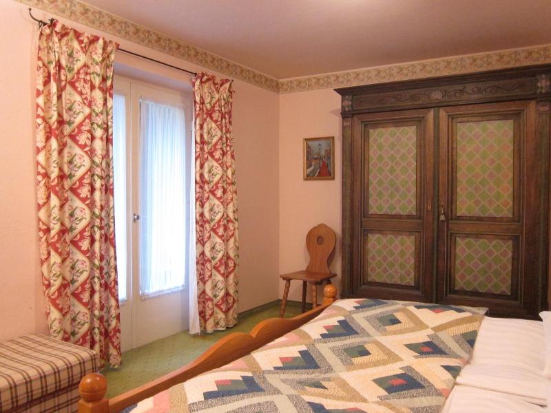 Apartment with Mountain View image 2