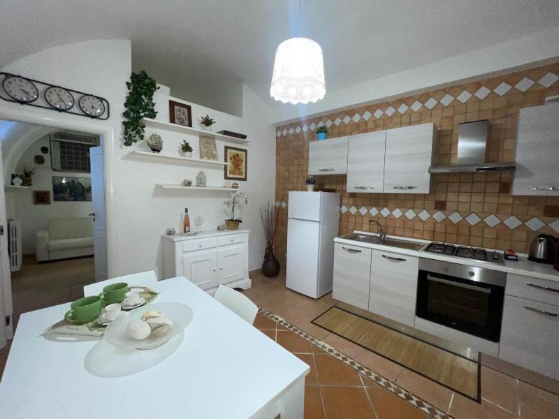 One-Bedroom Apartment image 4