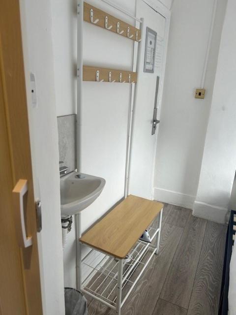 Single Room with Private Bathroom image 3
