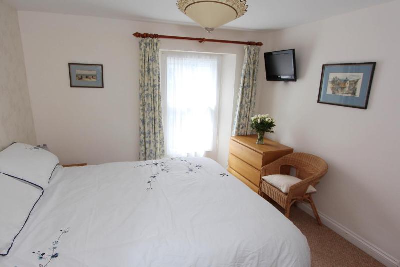 South Seas Tenby - image 6