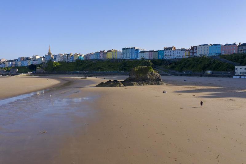 South Seas Tenby - image 19
